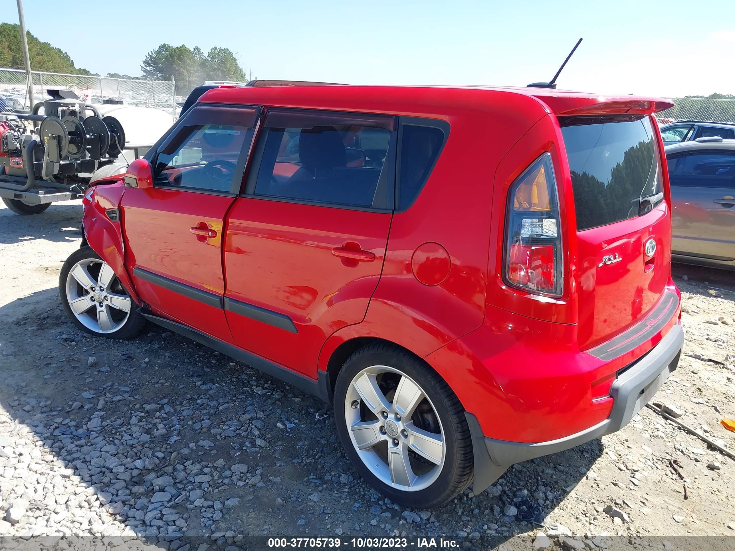 Photo 2 VIN: KNDJT2A29B7218486 - KIA SOUL 