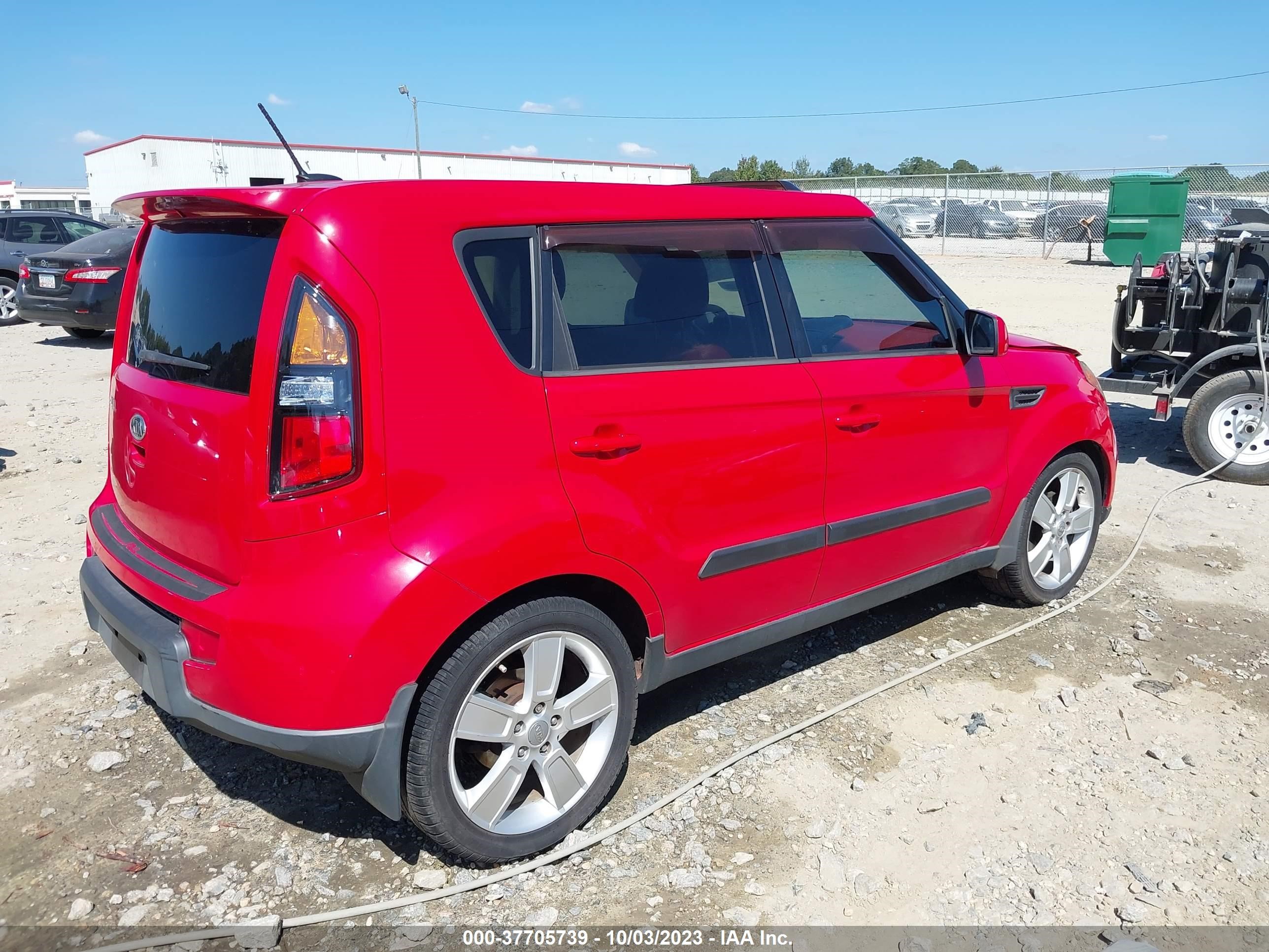 Photo 3 VIN: KNDJT2A29B7218486 - KIA SOUL 