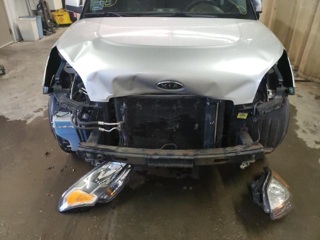 Photo 8 VIN: KNDJT2A29B7295102 - KIA SOUL + 