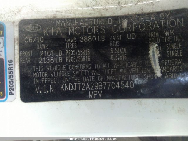 Photo 8 VIN: KNDJT2A29B7704540 - KIA SOUL 