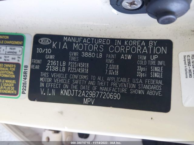 Photo 8 VIN: KNDJT2A29B7720690 - KIA SOUL 