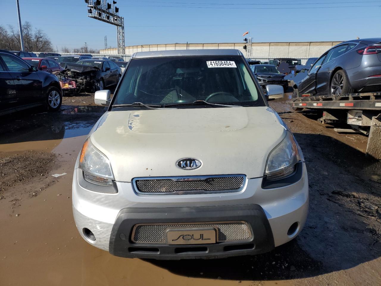 Photo 4 VIN: KNDJT2A2XA7111199 - KIA SOUL 