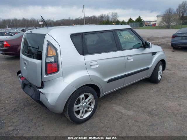 Photo 3 VIN: KNDJT2A2XA7129024 - KIA SOUL 