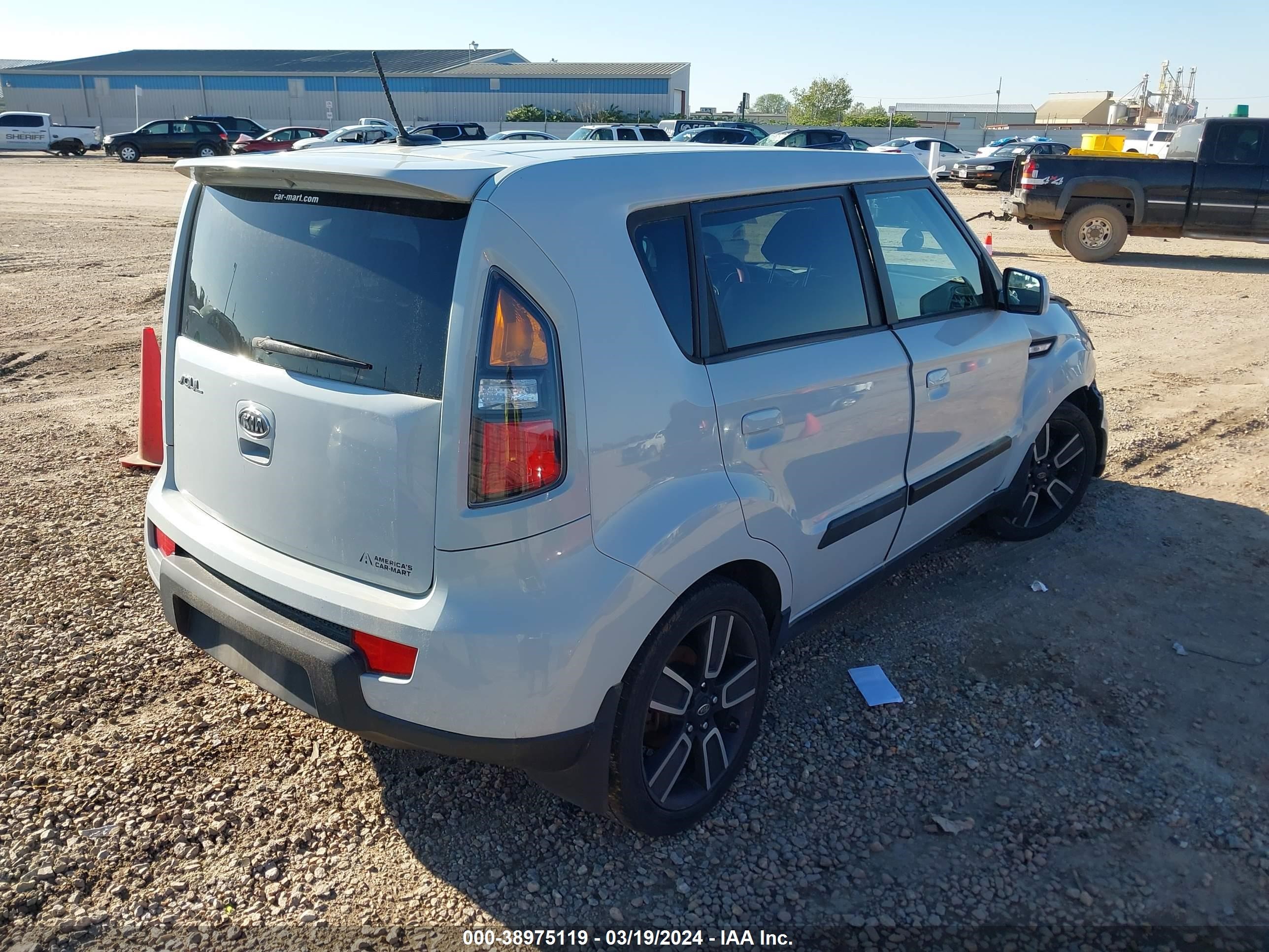 Photo 3 VIN: KNDJT2A2XA7170978 - KIA SOUL 