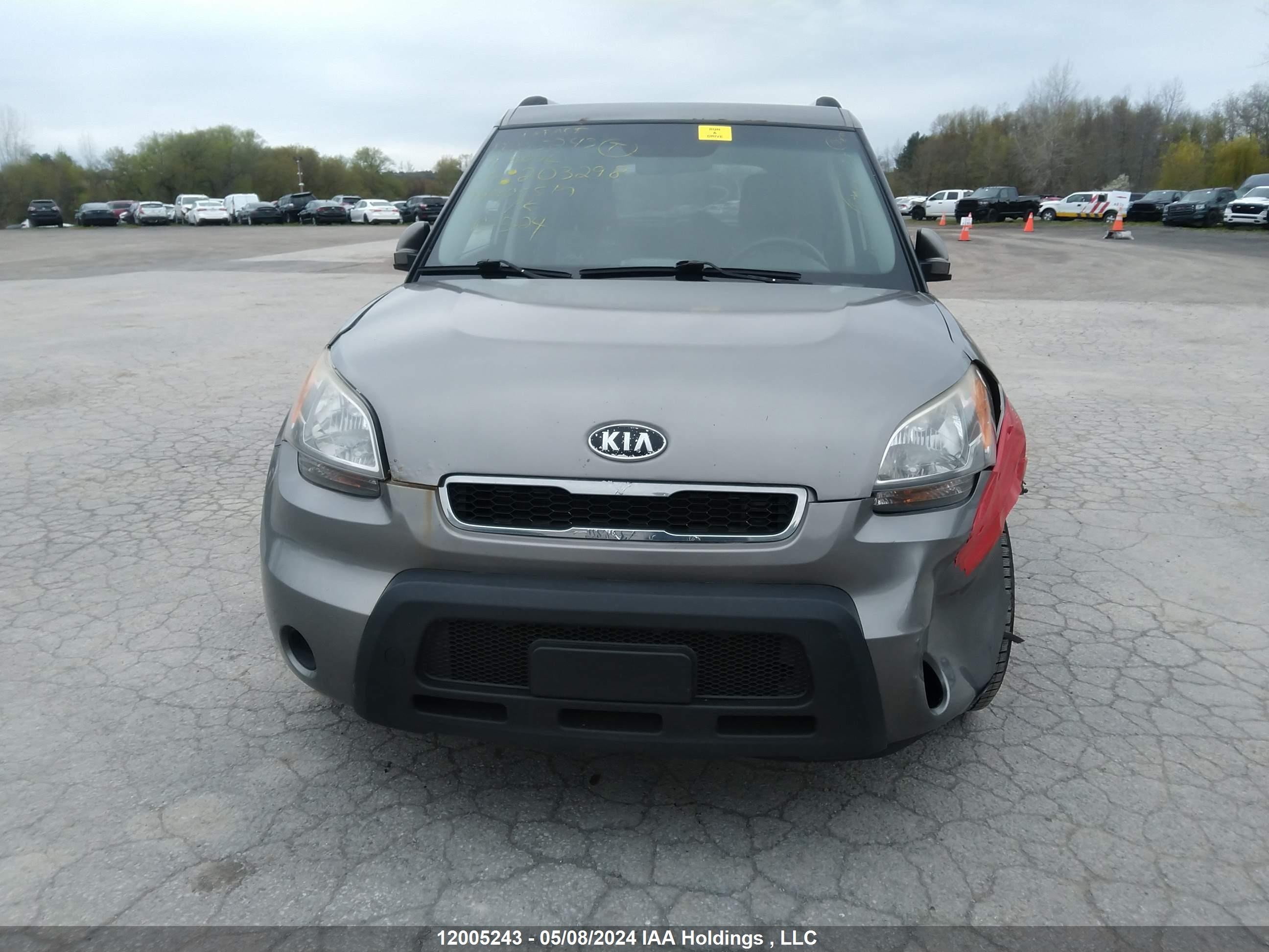 Photo 12 VIN: KNDJT2A2XB7203298 - KIA SOUL 