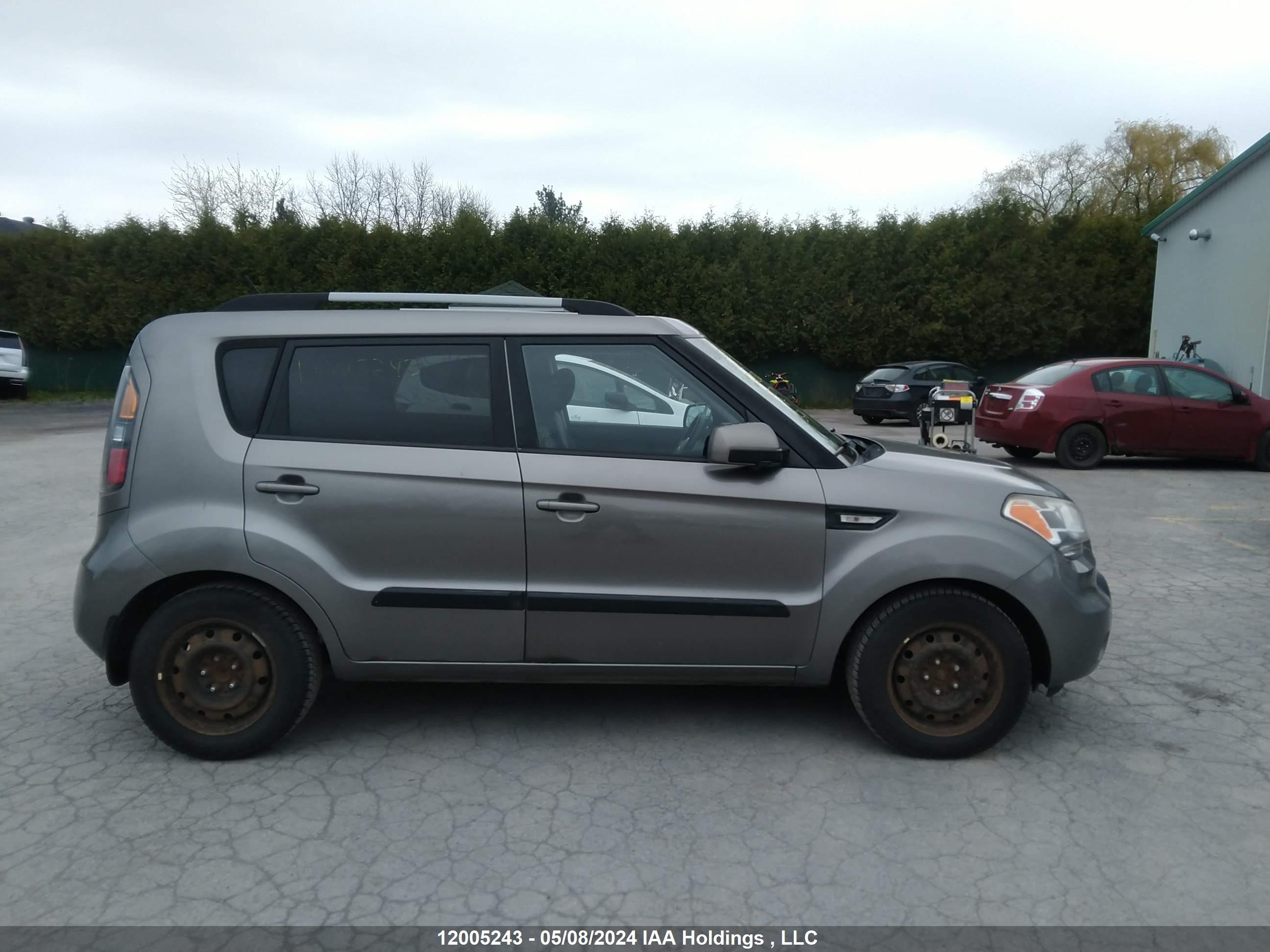 Photo 13 VIN: KNDJT2A2XB7203298 - KIA SOUL 