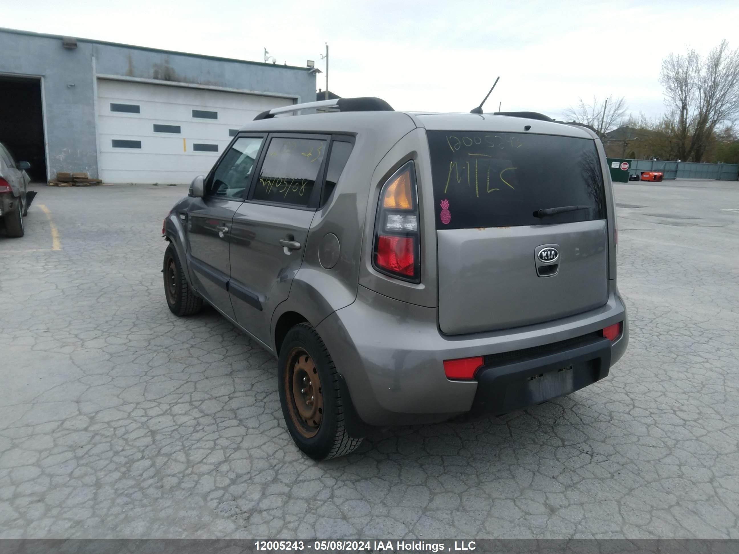 Photo 2 VIN: KNDJT2A2XB7203298 - KIA SOUL 