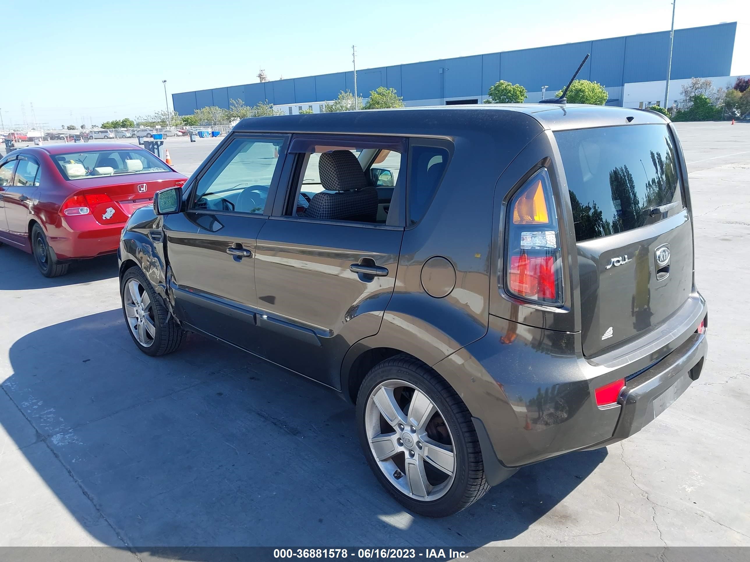 Photo 2 VIN: KNDJT2A2XB7229478 - KIA SOUL 