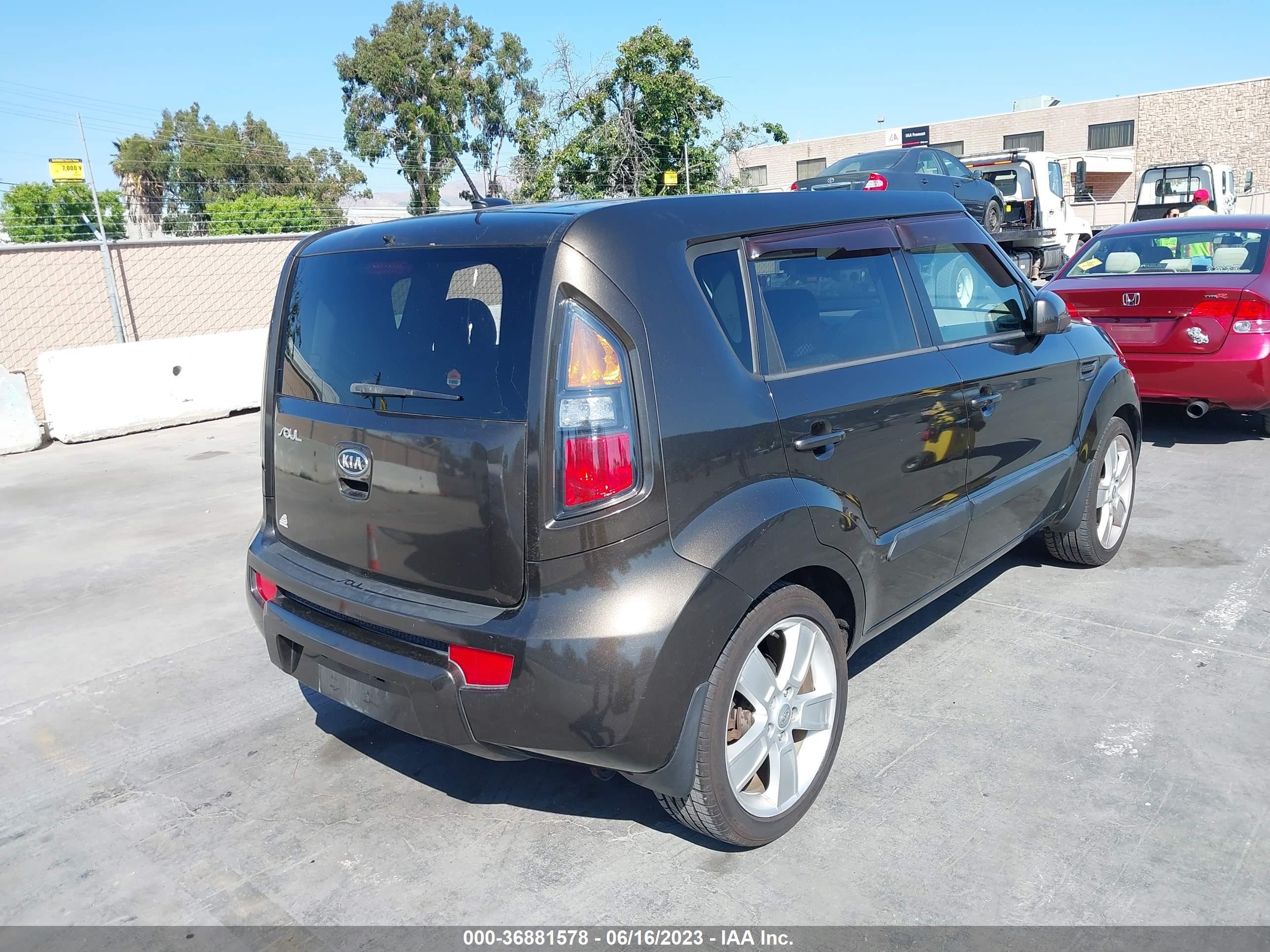 Photo 3 VIN: KNDJT2A2XB7229478 - KIA SOUL 