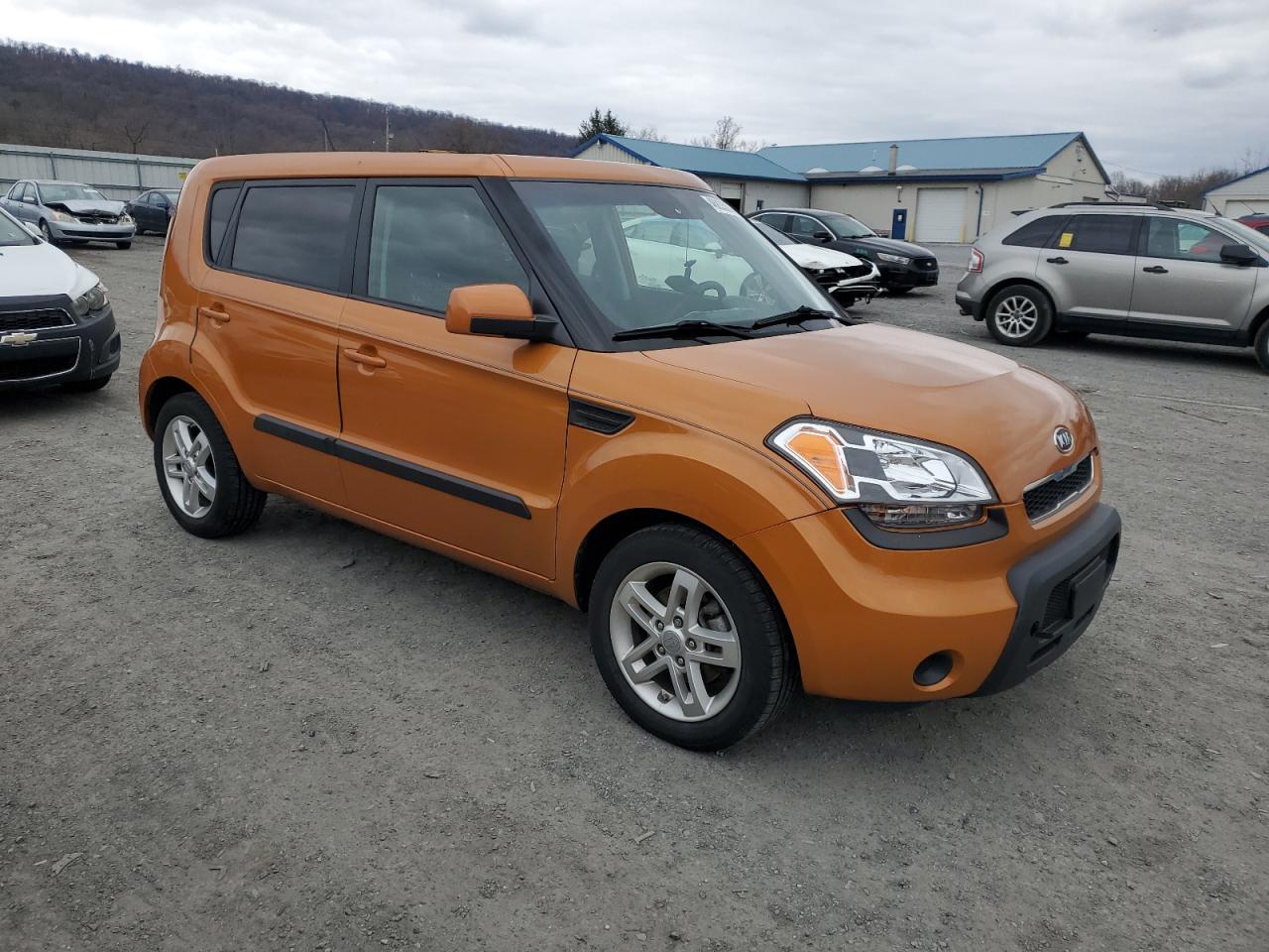 Photo 3 VIN: KNDJT2A2XB7301201 - KIA SOUL 