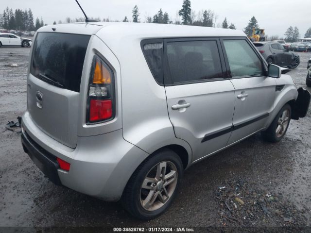 Photo 3 VIN: KNDJT2A2XB7310366 - KIA SOUL 