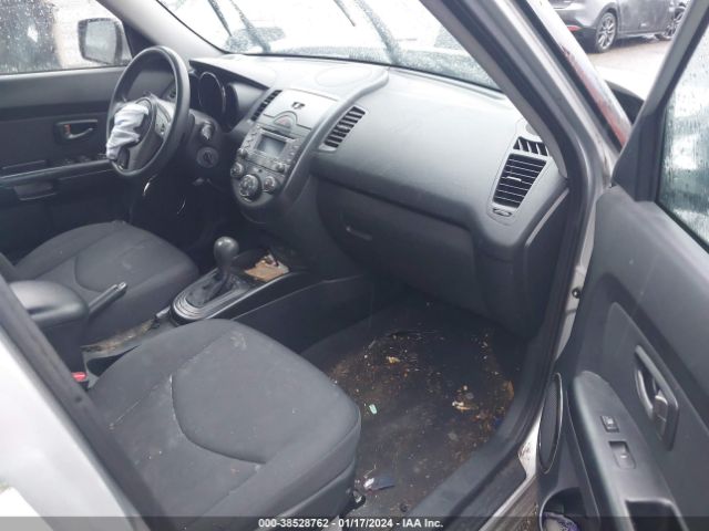 Photo 4 VIN: KNDJT2A2XB7310366 - KIA SOUL 