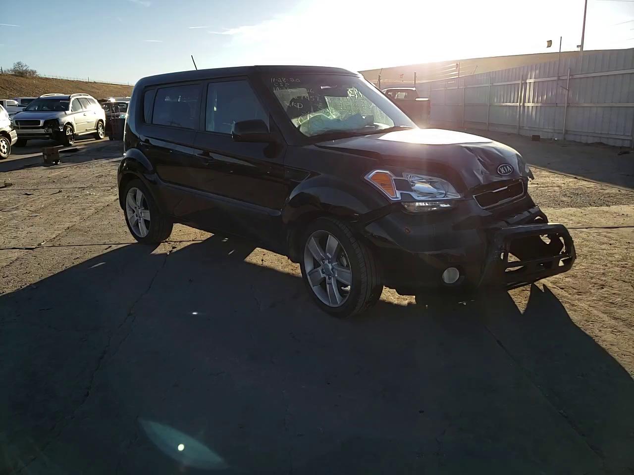 Photo 10 VIN: KNDJT2A2XB7327457 - KIA SOUL + 