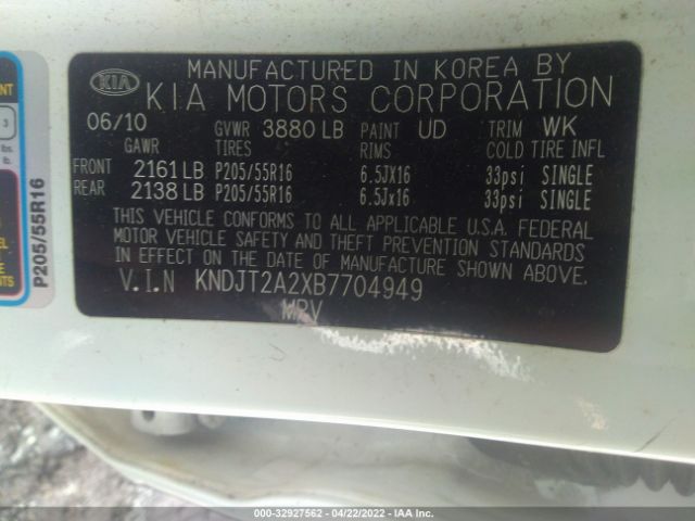 Photo 8 VIN: KNDJT2A2XB7704949 - KIA SOUL 