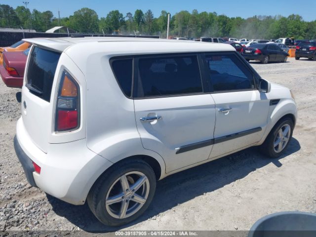 Photo 3 VIN: KNDJT2A2XB7710573 - KIA SOUL 