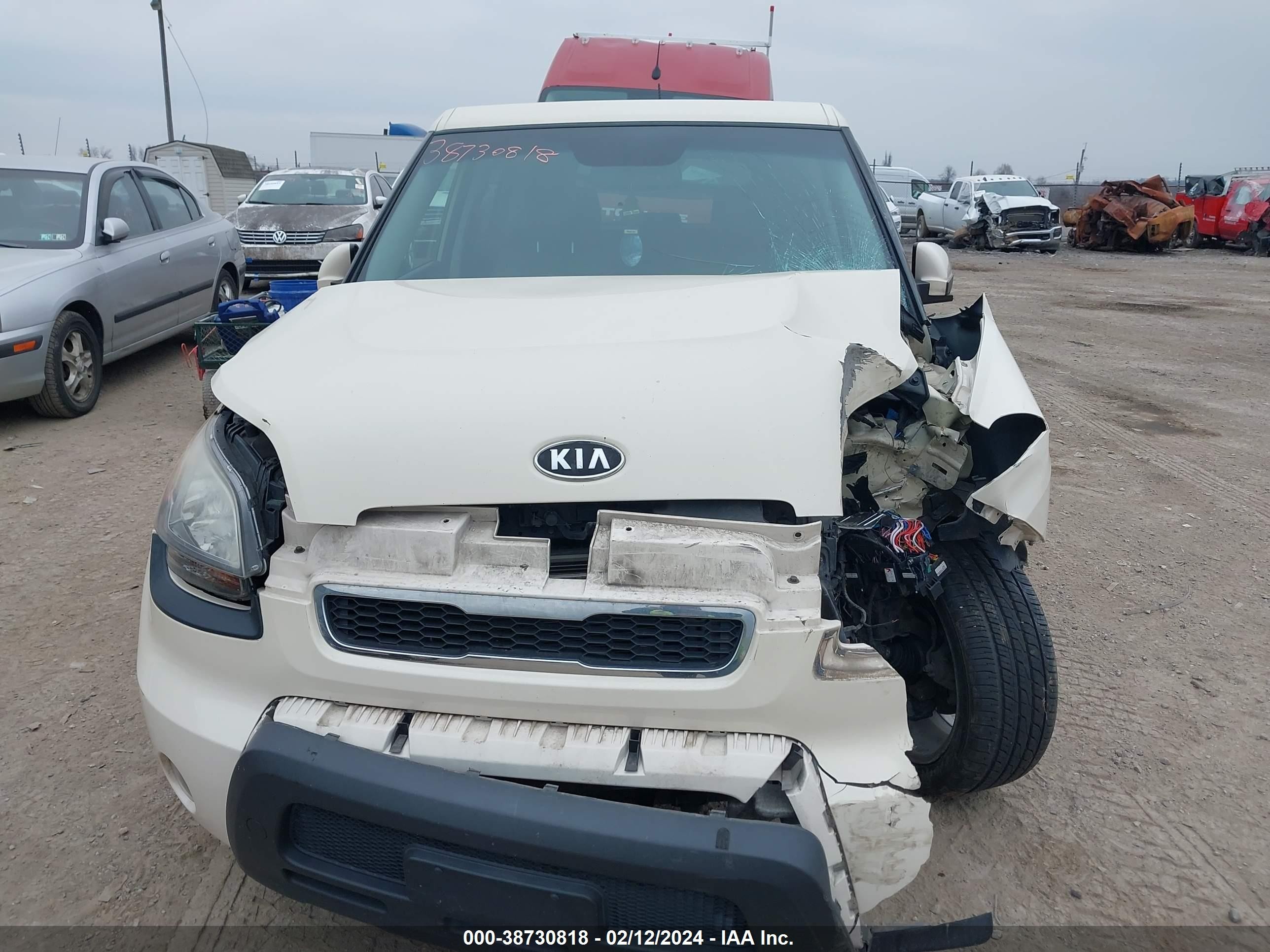 Photo 11 VIN: KNDJT2A2XB7718186 - KIA SOUL 