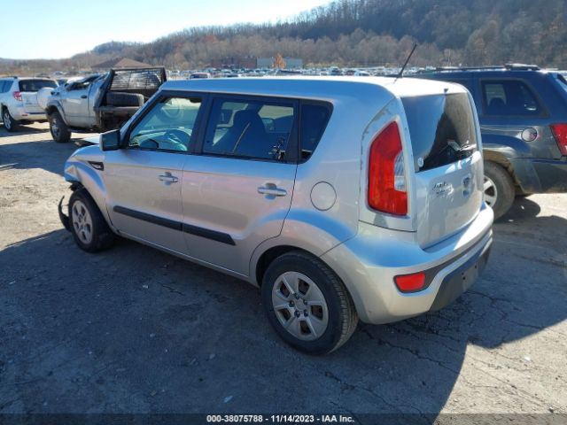 Photo 2 VIN: KNDJT2A50C7424520 - KIA SOUL 