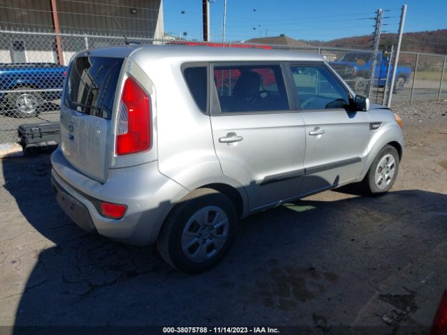 Photo 3 VIN: KNDJT2A50C7424520 - KIA SOUL 