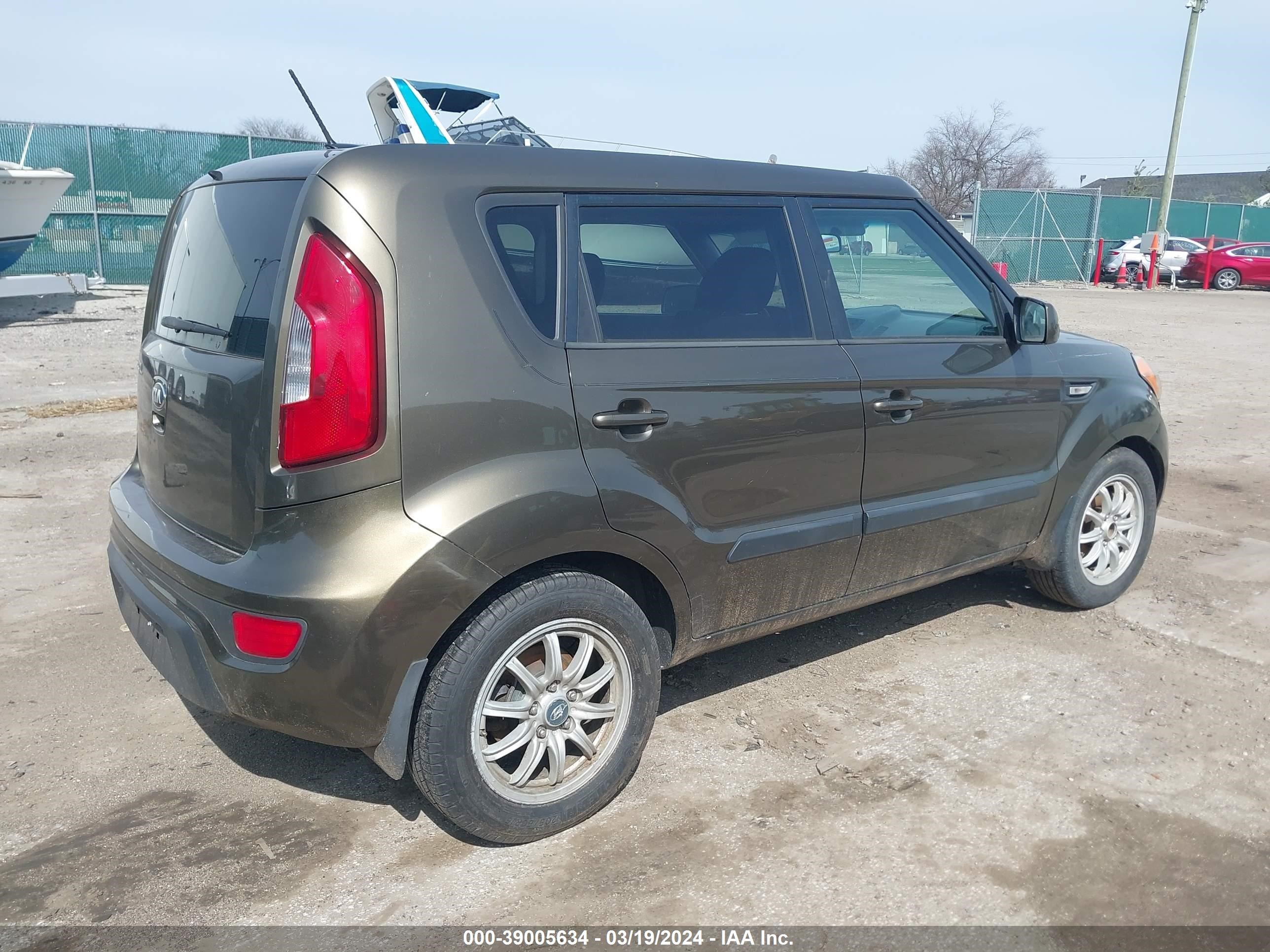 Photo 3 VIN: KNDJT2A50D7561622 - KIA SOUL 