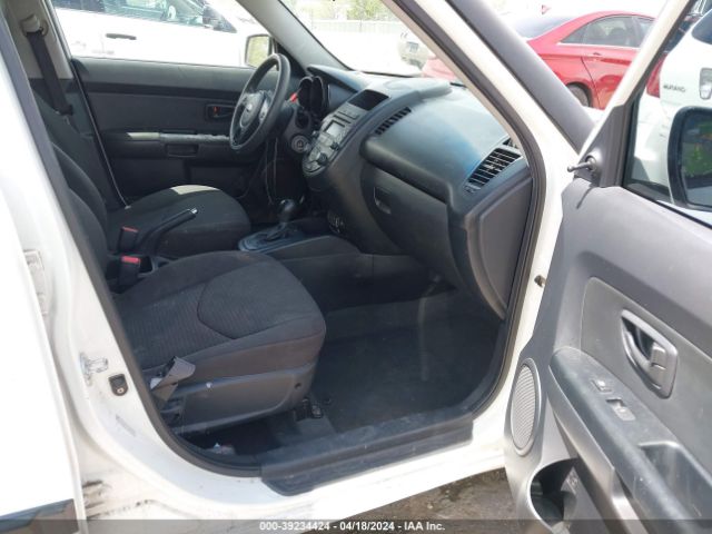 Photo 4 VIN: KNDJT2A51C7389390 - KIA SOUL 