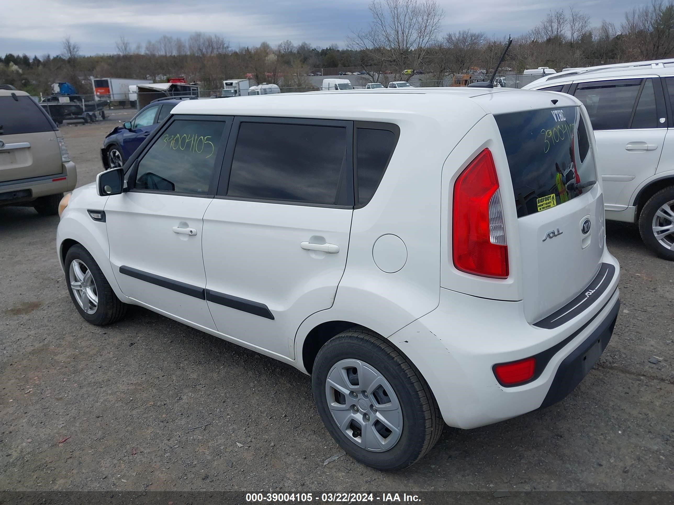 Photo 2 VIN: KNDJT2A51D7507911 - KIA SOUL 