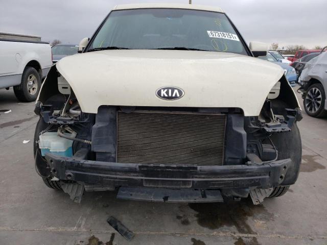 Photo 8 VIN: KNDJT2A52D7527827 - KIA SOUL 