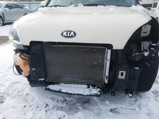 Photo 8 VIN: KNDJT2A52D7551979 - KIA SOUL 