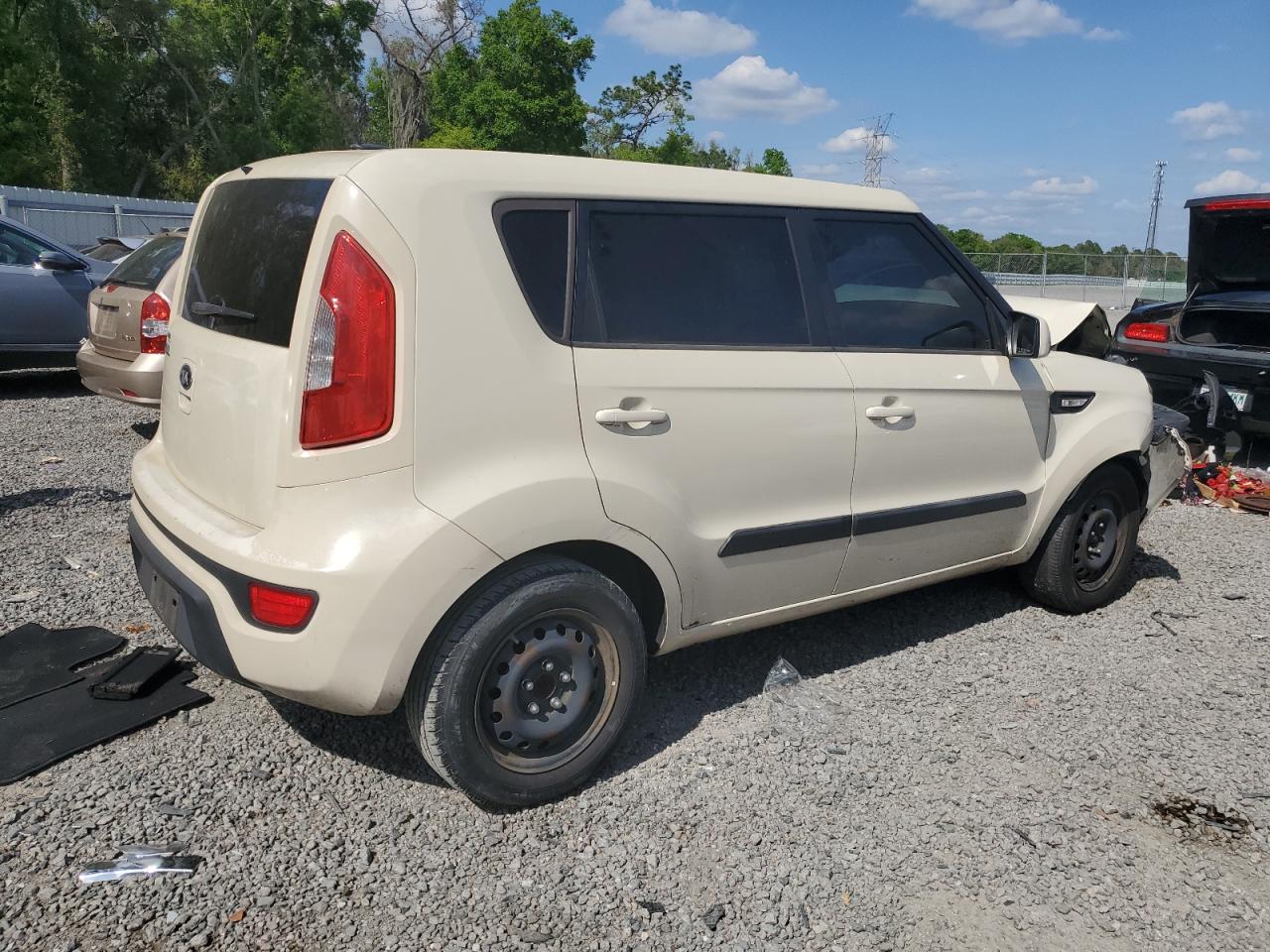 Photo 2 VIN: KNDJT2A52D7562237 - KIA SOUL 