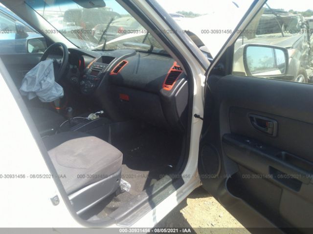 Photo 4 VIN: KNDJT2A53D7490786 - KIA SOUL 