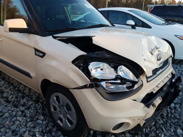 Photo 8 VIN: KNDJT2A53D7504542 - KIA SOUL 