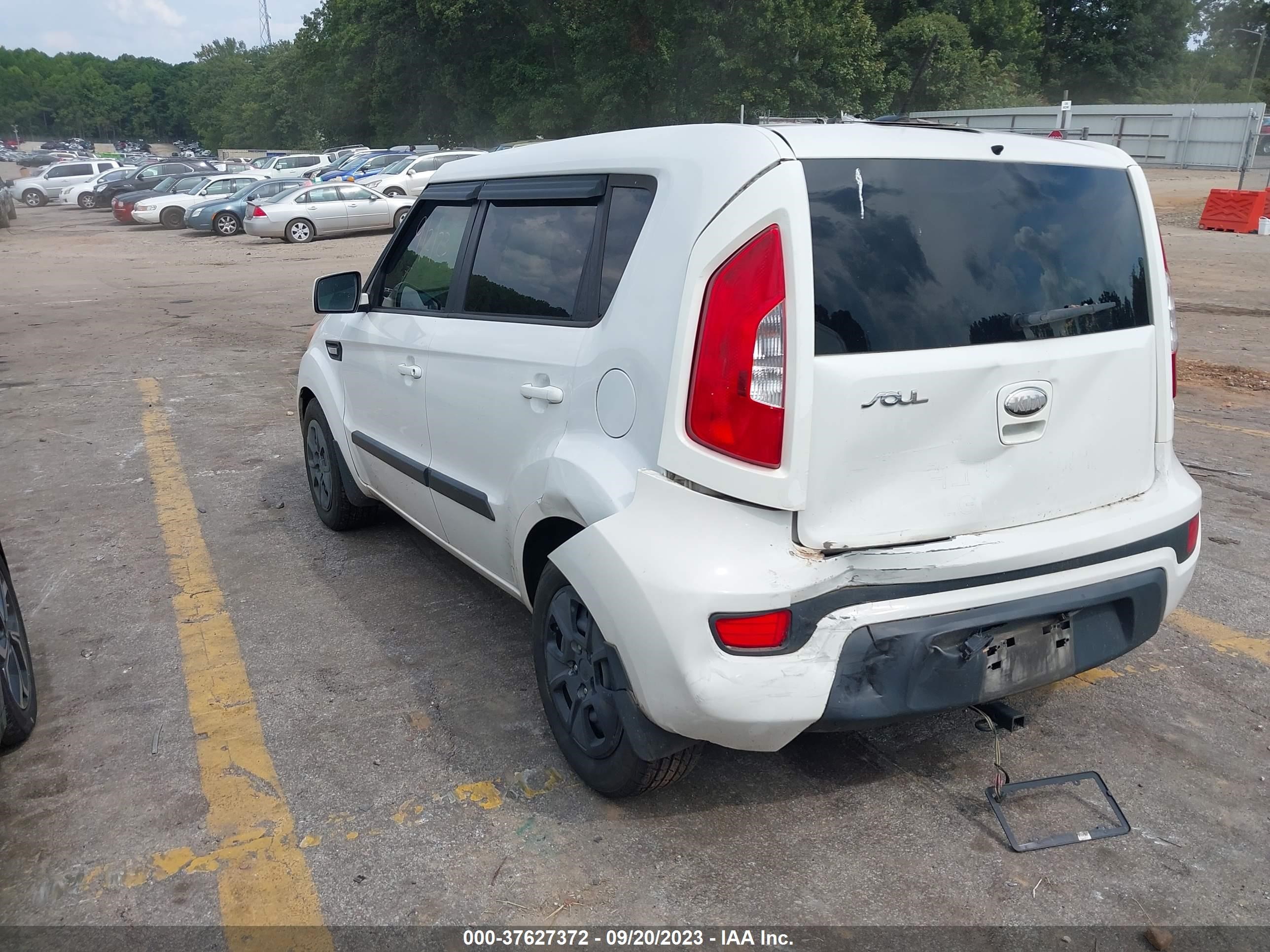 Photo 2 VIN: KNDJT2A53D7577569 - KIA SOUL 