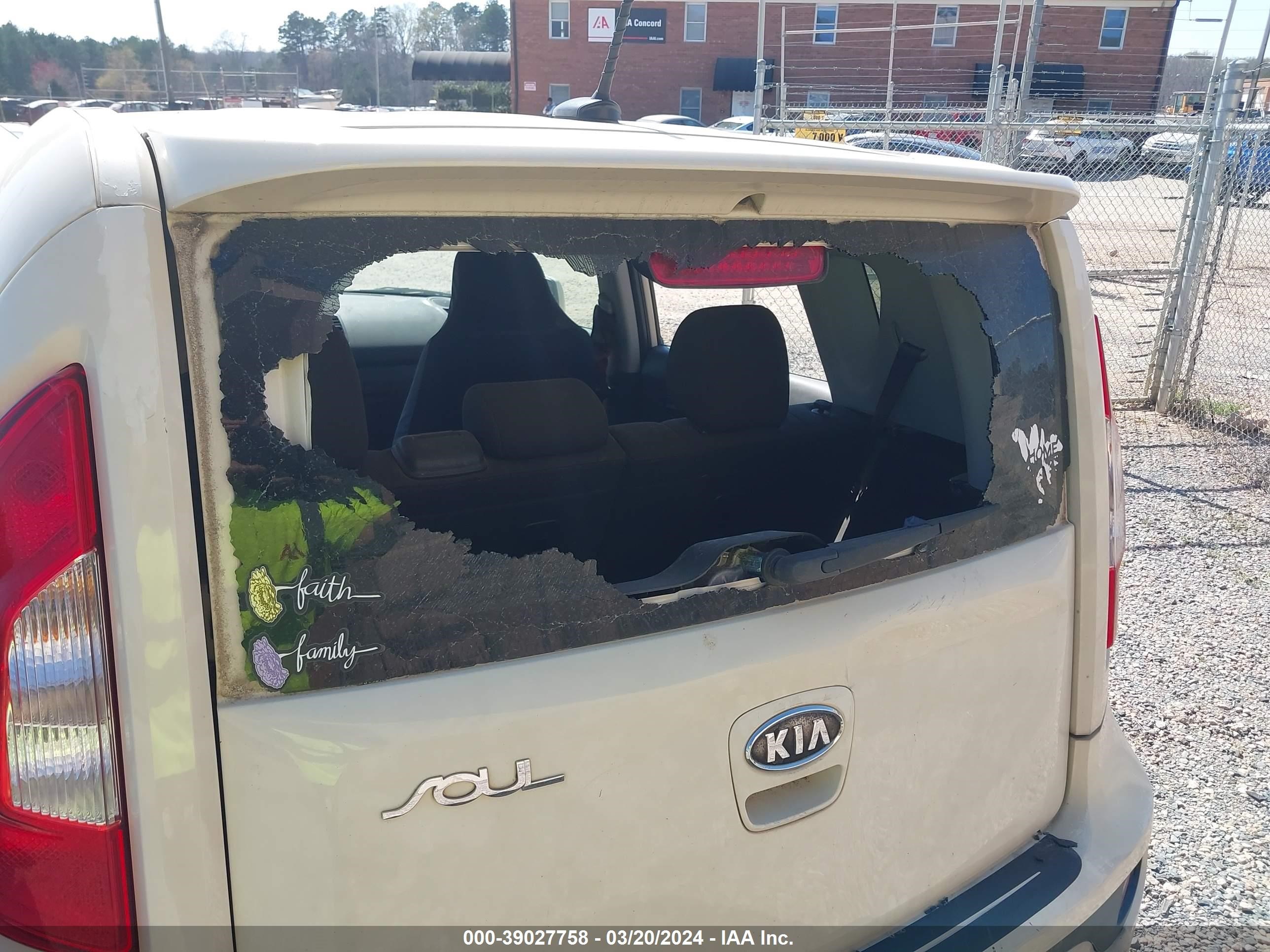 Photo 11 VIN: KNDJT2A54C7451882 - KIA SOUL 