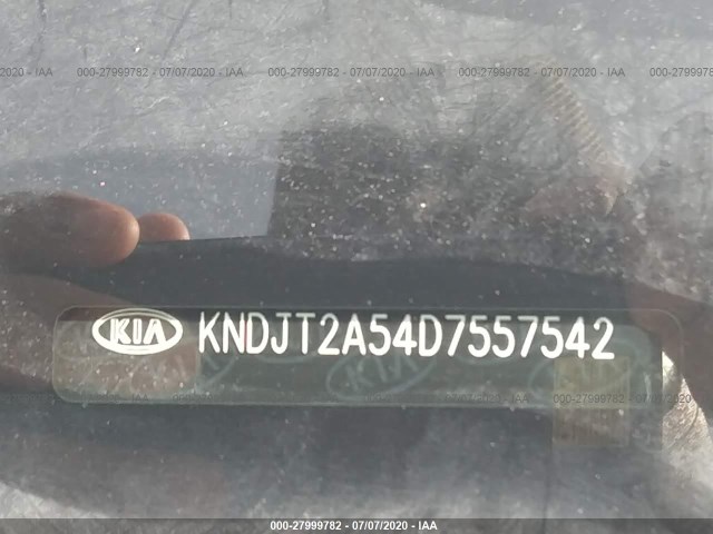 Photo 8 VIN: KNDJT2A54D7557542 - KIA SOUL 