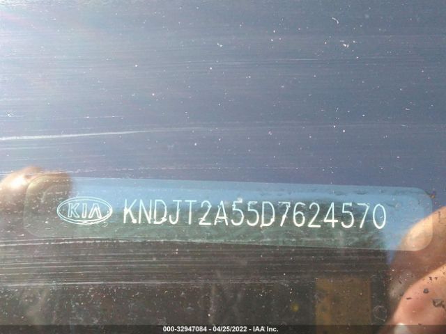 Photo 8 VIN: KNDJT2A55D7624570 - KIA SOUL 