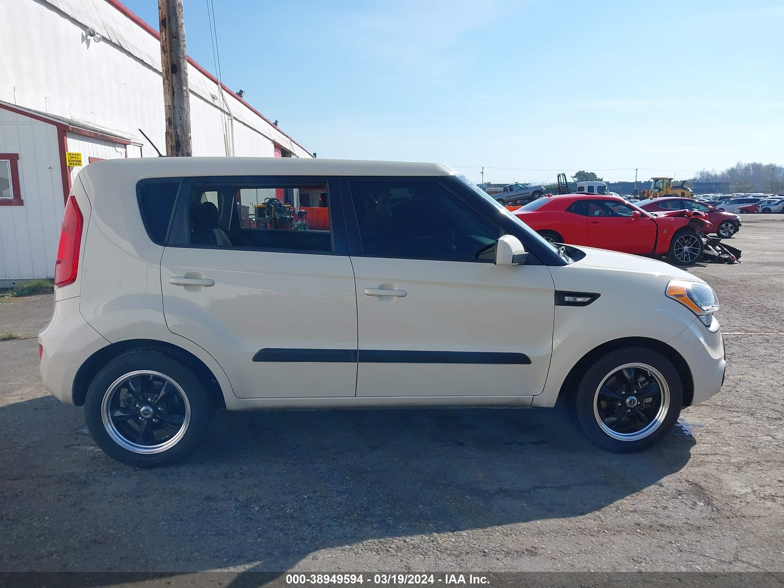 Photo 12 VIN: KNDJT2A56C7463158 - KIA SOUL 