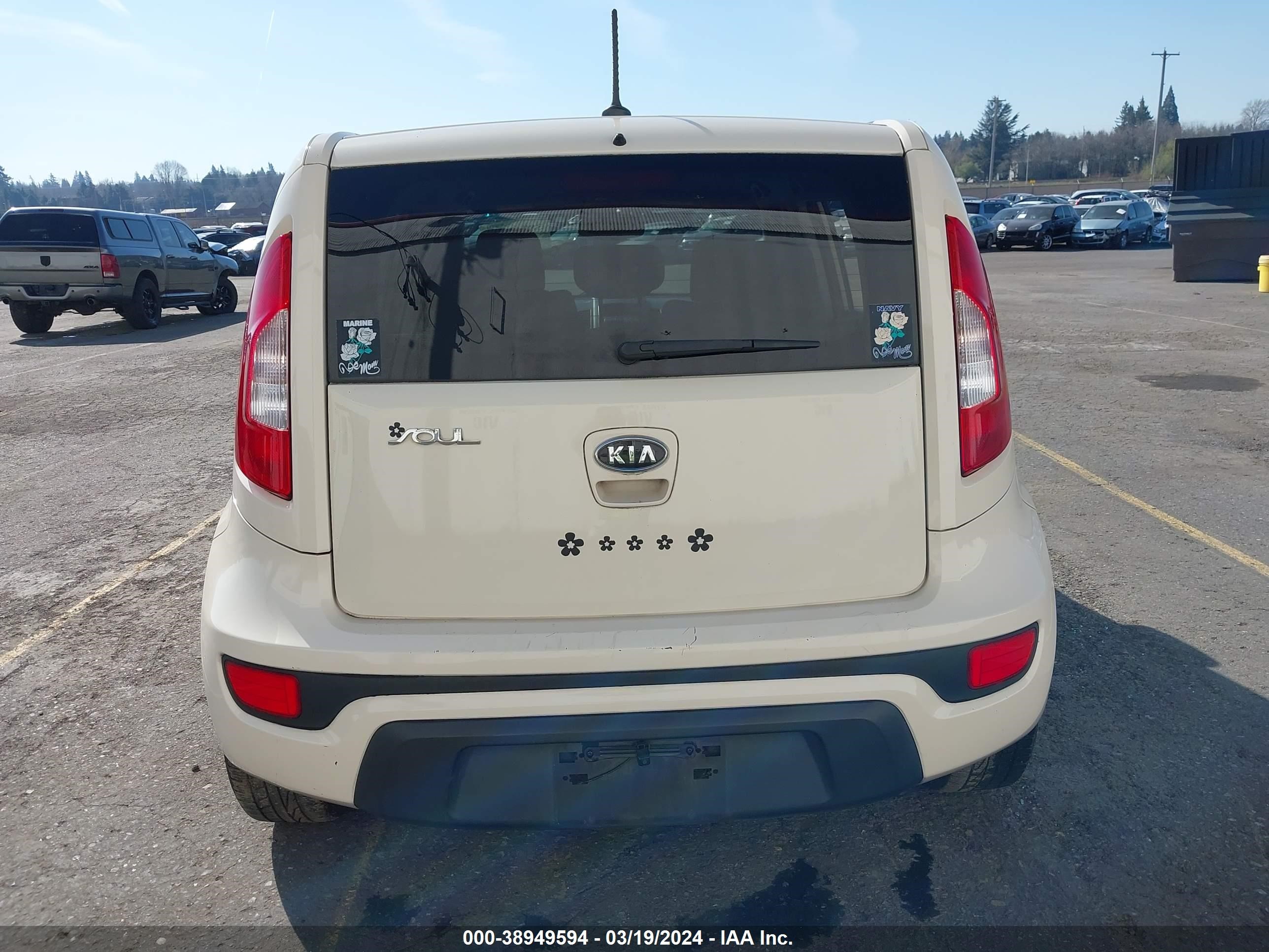 Photo 15 VIN: KNDJT2A56C7463158 - KIA SOUL 