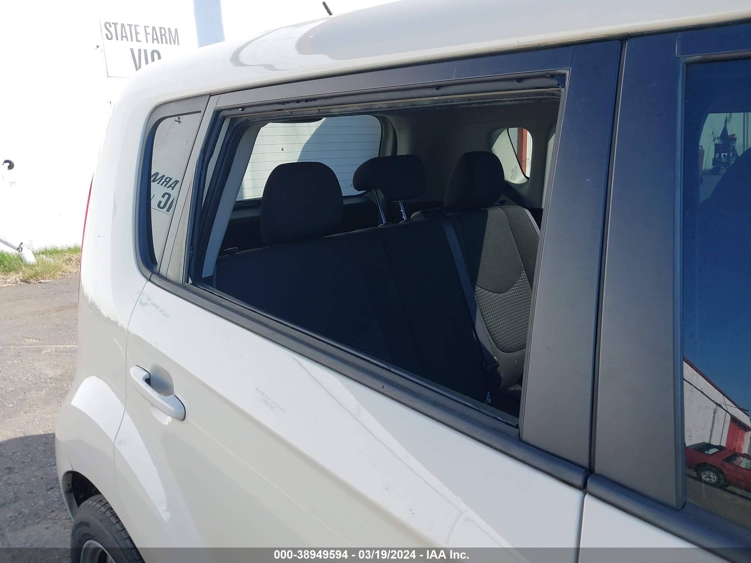 Photo 5 VIN: KNDJT2A56C7463158 - KIA SOUL 