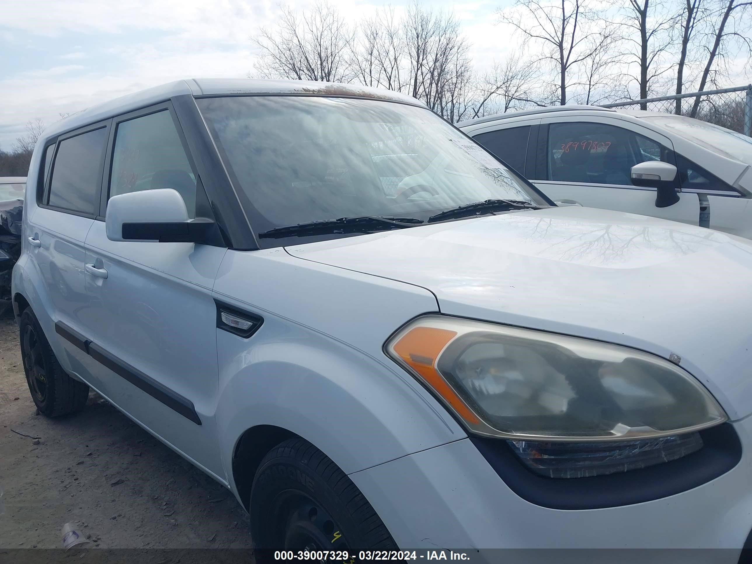 Photo 12 VIN: KNDJT2A56C7469767 - KIA SOUL 