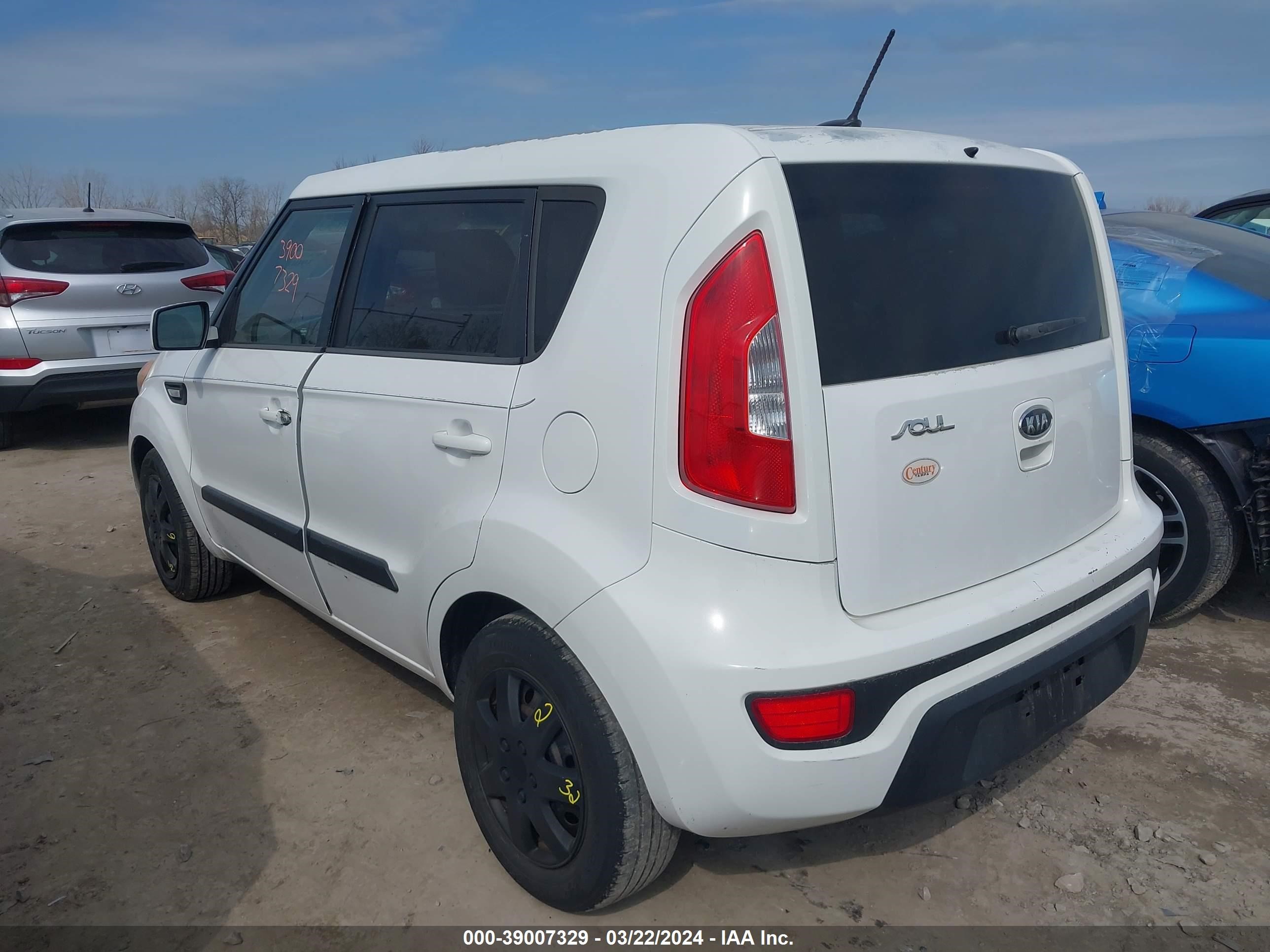 Photo 2 VIN: KNDJT2A56C7469767 - KIA SOUL 