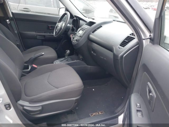 Photo 4 VIN: KNDJT2A56D7561348 - KIA SOUL 