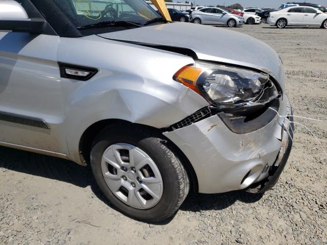 Photo 8 VIN: KNDJT2A57C7475576 - KIA SOUL 