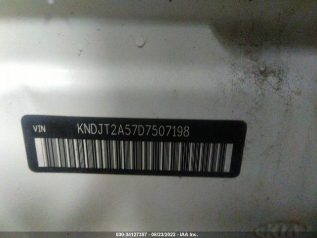 Photo 8 VIN: KNDJT2A57D7507198 - KIA SOUL 