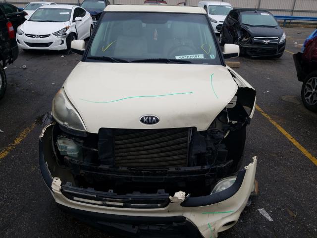 Photo 8 VIN: KNDJT2A57D7515091 - KIA SOUL 