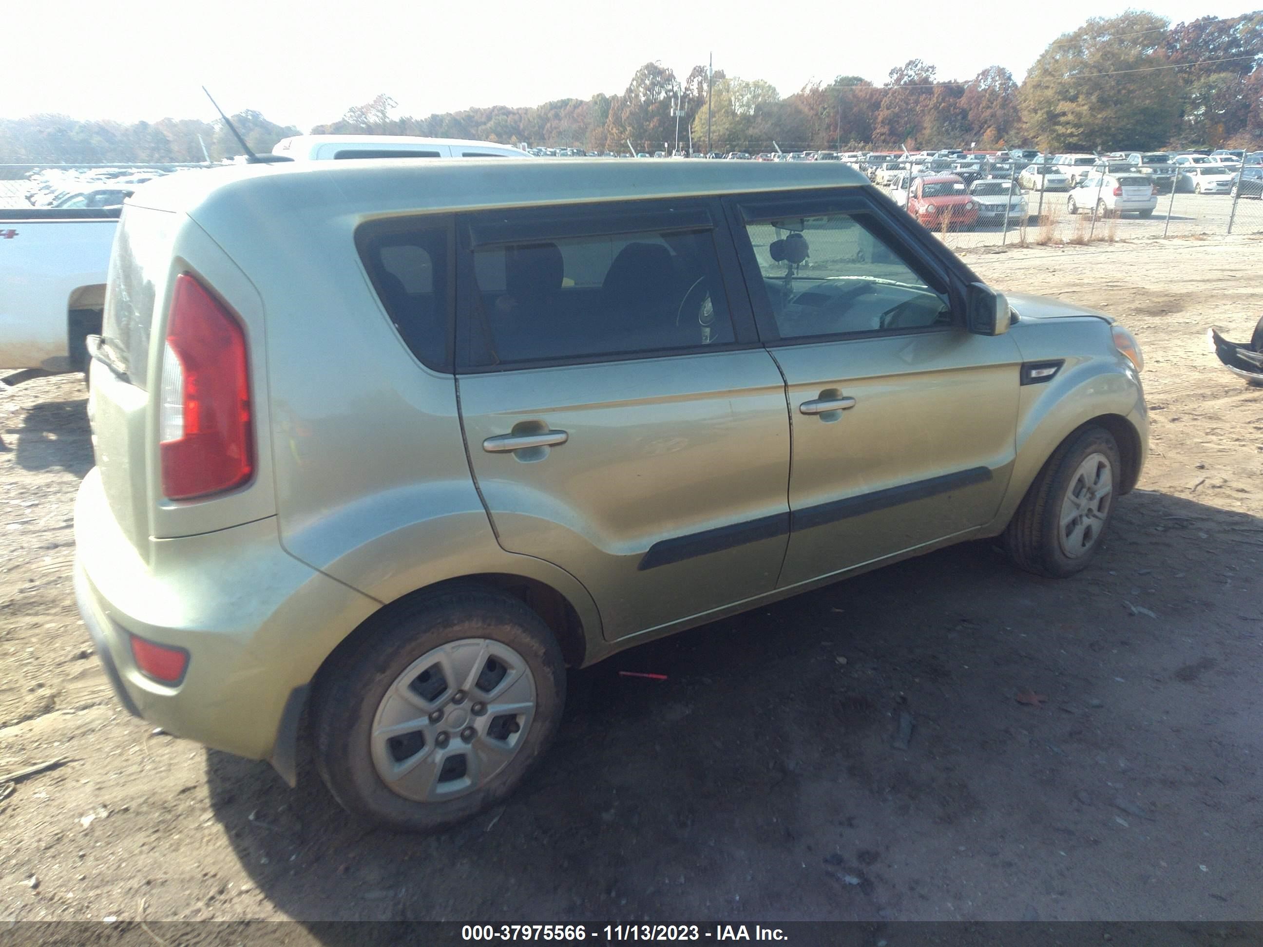 Photo 3 VIN: KNDJT2A57D7534093 - KIA SOUL 