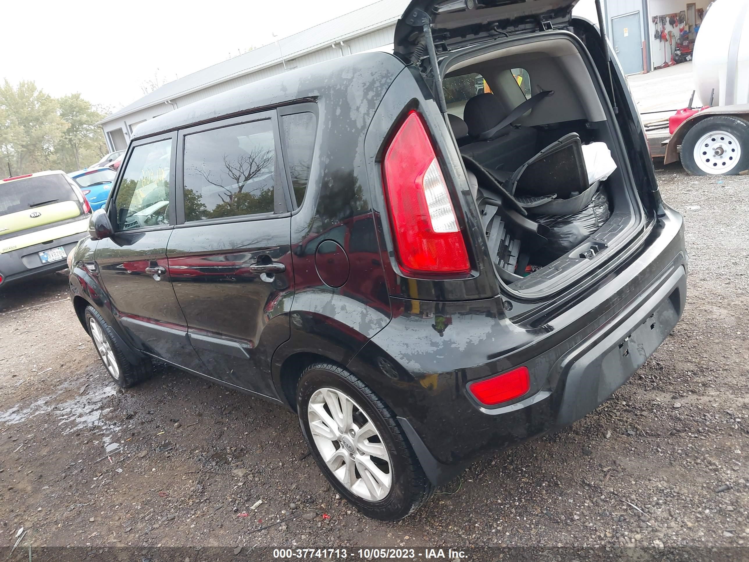 Photo 2 VIN: KNDJT2A57D7619466 - KIA SOUL 