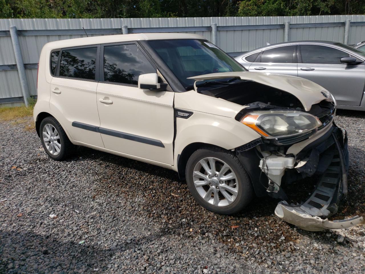 Photo 3 VIN: KNDJT2A57D7760490 - KIA SOUL 