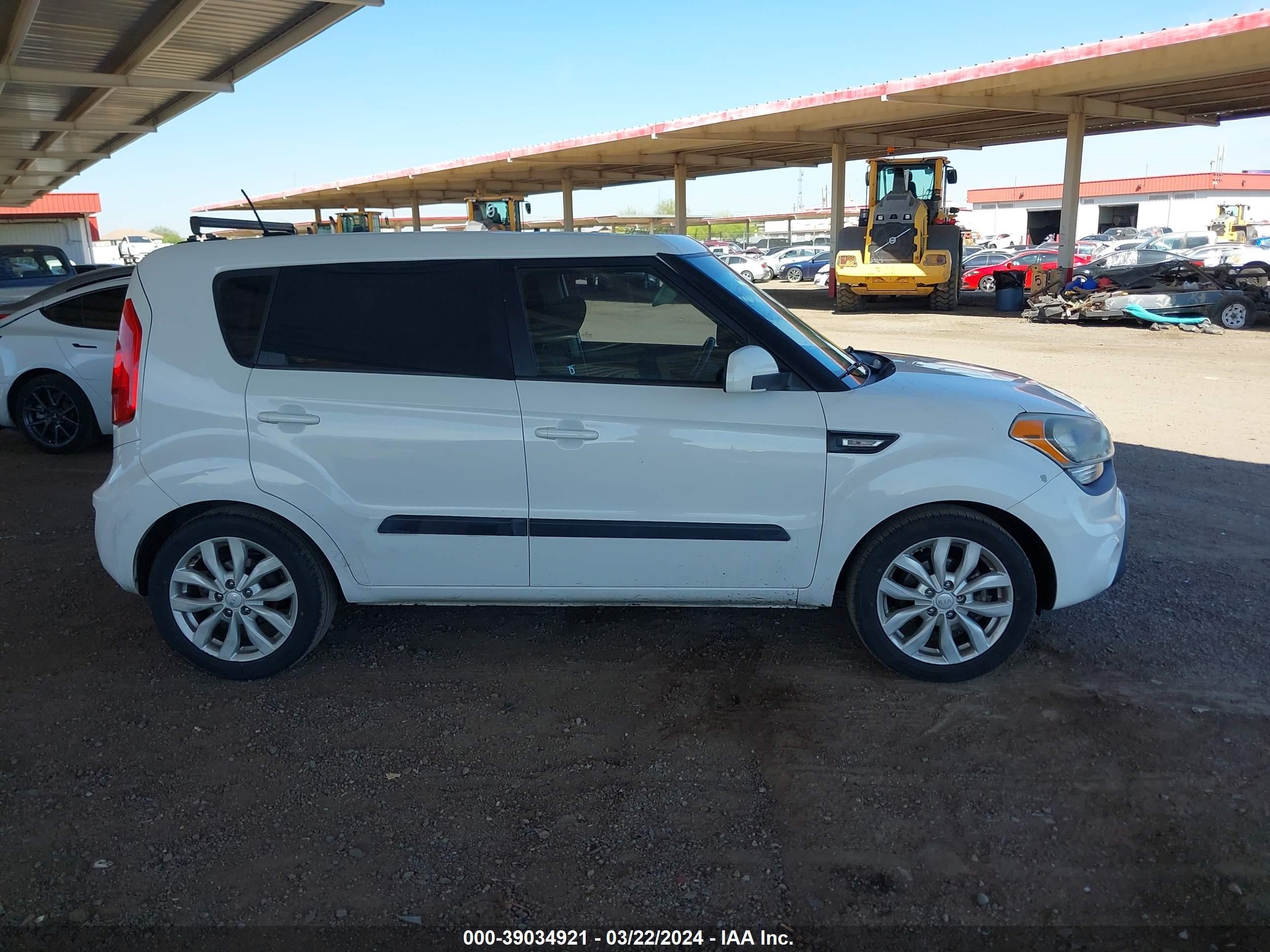 Photo 12 VIN: KNDJT2A58C7387801 - KIA SOUL 