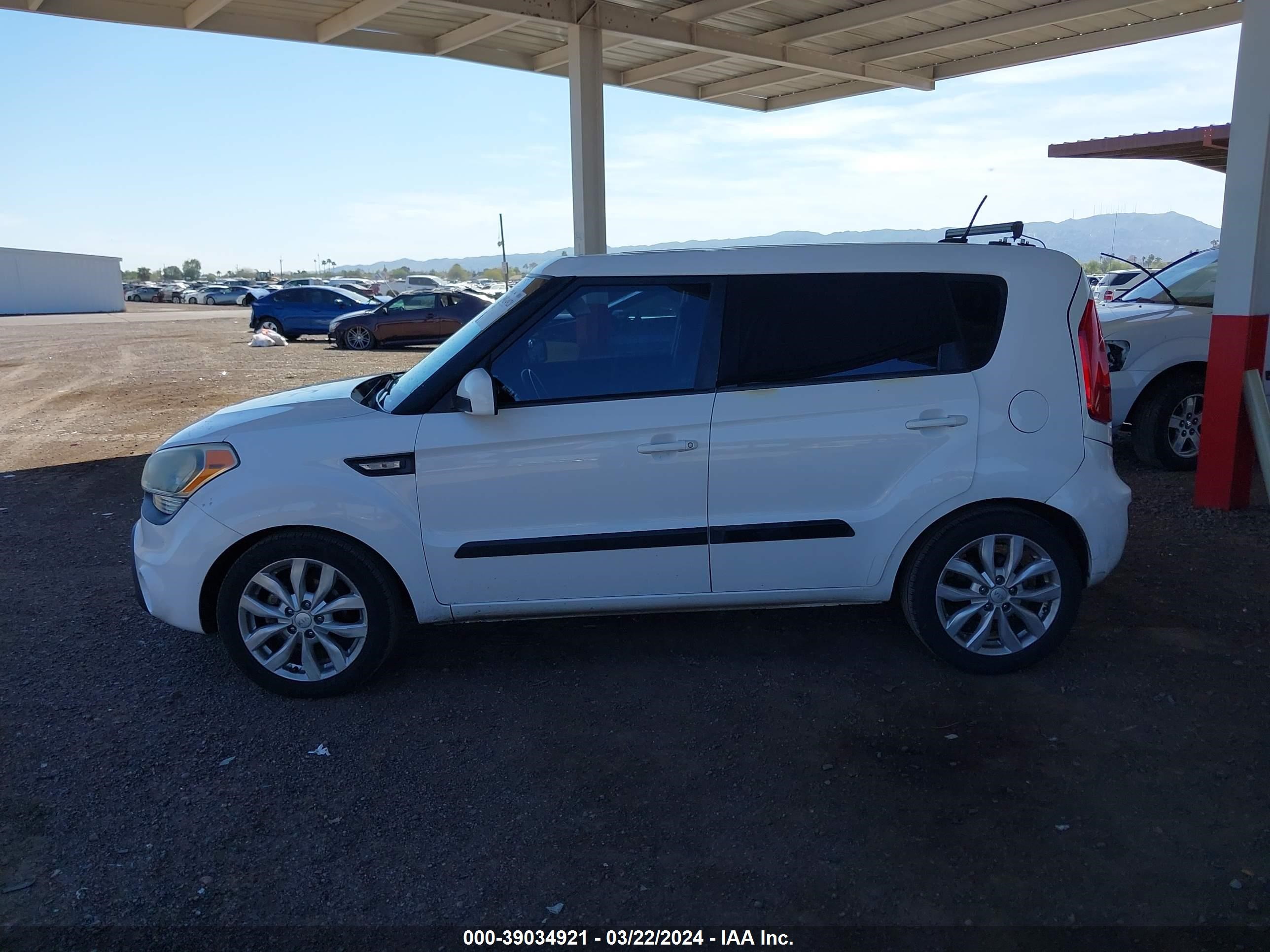 Photo 13 VIN: KNDJT2A58C7387801 - KIA SOUL 