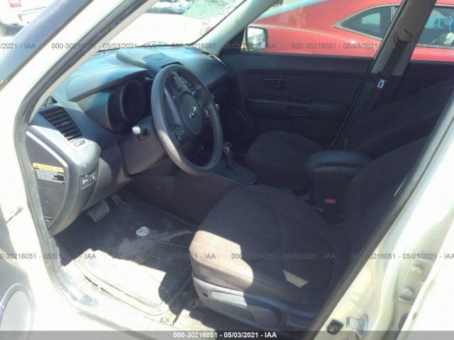 Photo 4 VIN: KNDJT2A58D7775483 - KIA SOUL 