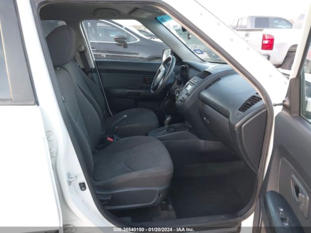 Photo 4 VIN: KNDJT2A5XC7440529 - KIA SOUL 